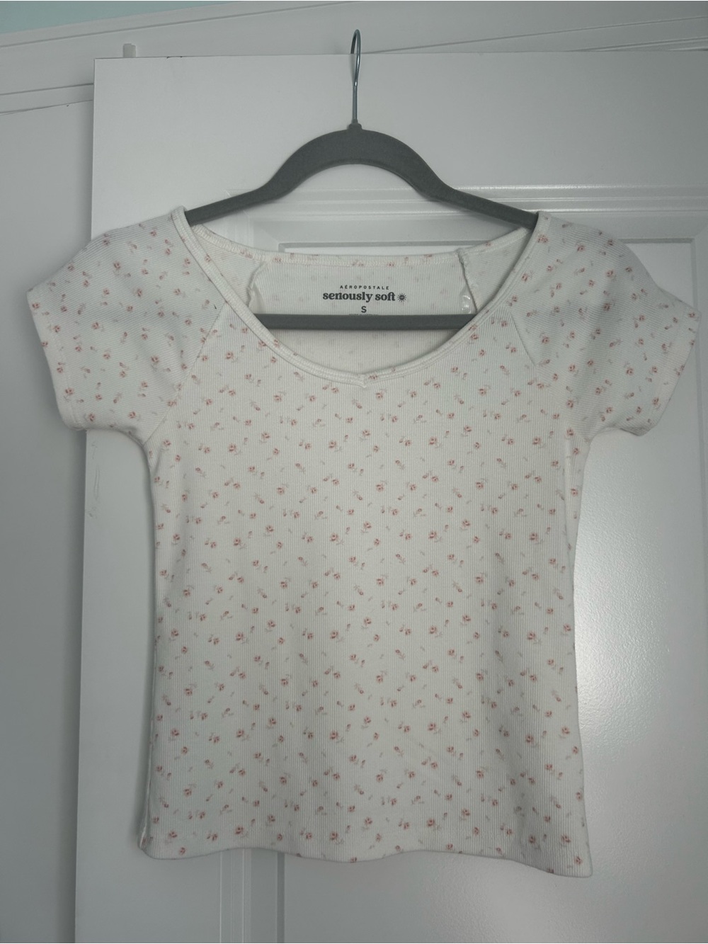 Aeropostale White Short-Sleeve Top with Tiny Pink Floral Print